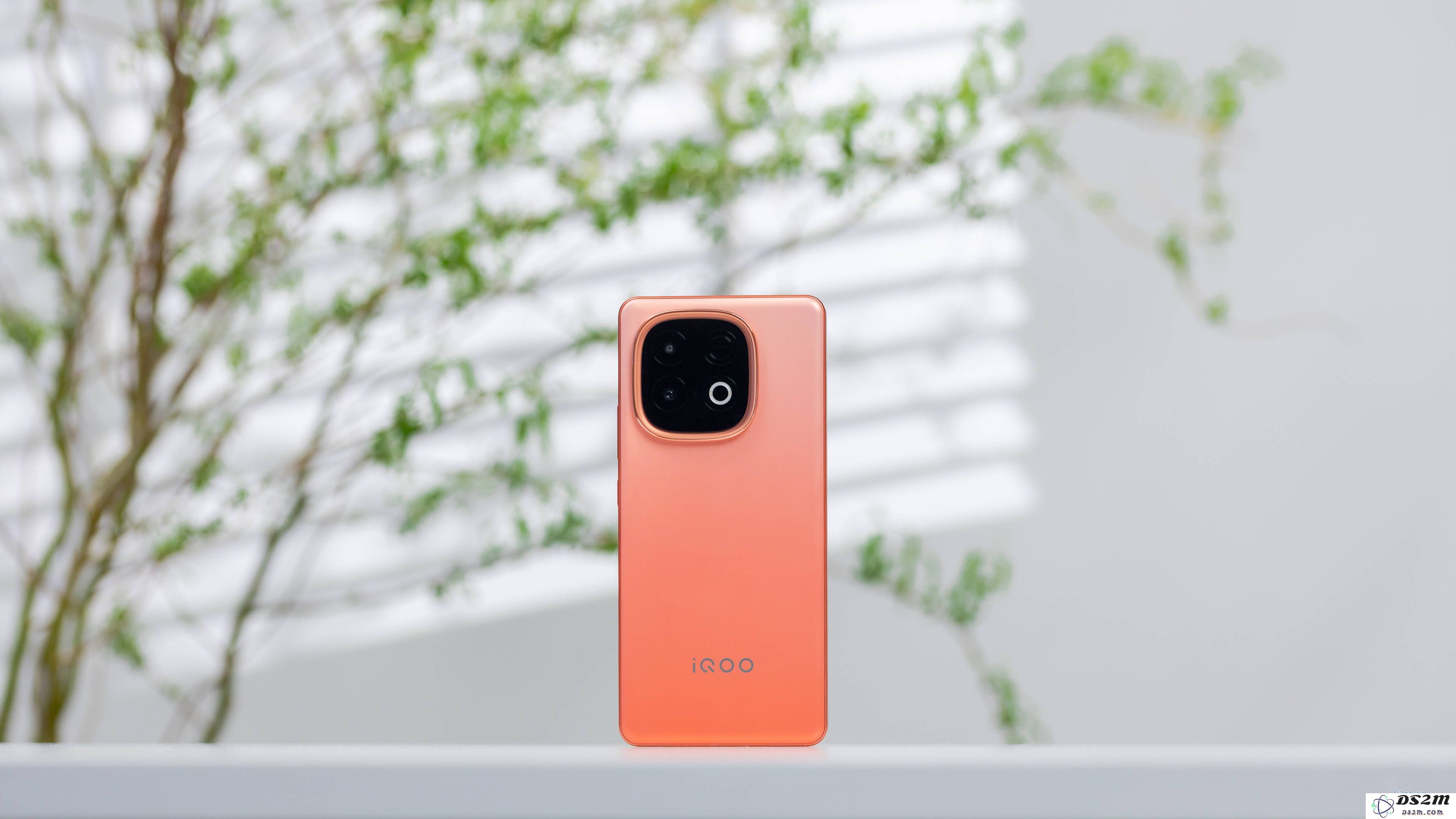 iQOO Z10 Pro震撼来袭，性能全开玩转未来科技