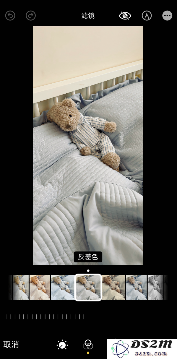 如何在 iPhone 上为照片添加富士滤镜效果？