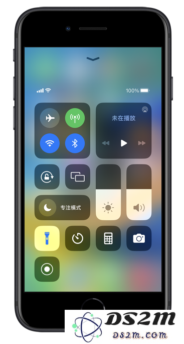 新手教程：苹果iPhone 14 Pro手电筒开启方法