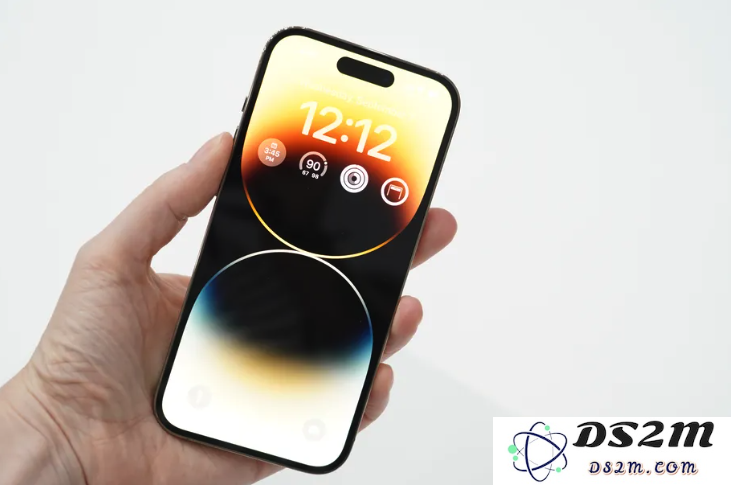 对比苹果 iPhone 14 Pro 中“全天候显示”与安卓设备的息屏显示功能有哪些不同？