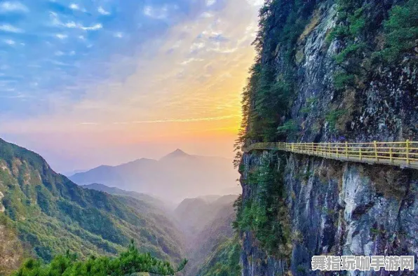 微信小程序-体感交互-五一假期必备-倒计时6天-装备合成指南