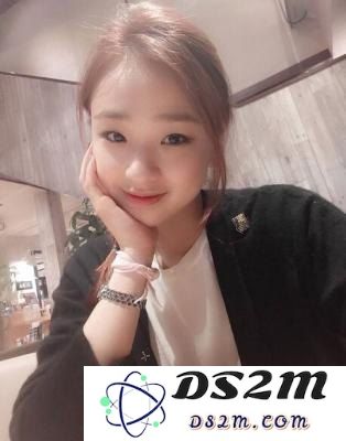 在原神中如何进行自拍操作并捕捉游戏中的精彩瞬间