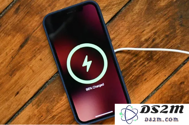 手机长时间充电会引发爆炸风险吗？如何安全为iPhone充电以避免潜在危害？