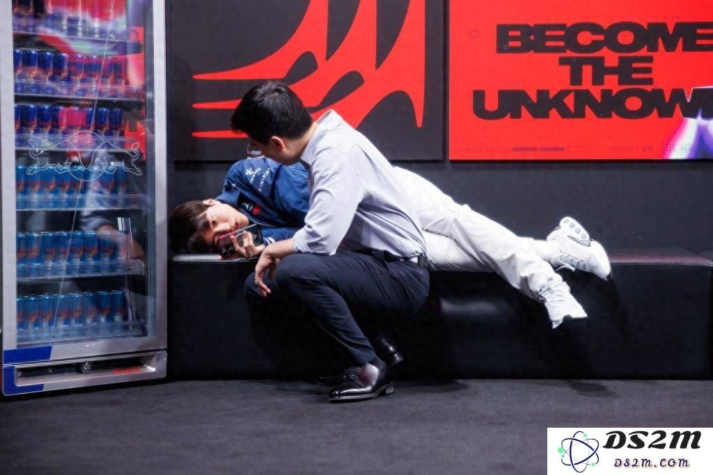 教练组的责任与阵容配合的挑战：Kkoma的自省之路