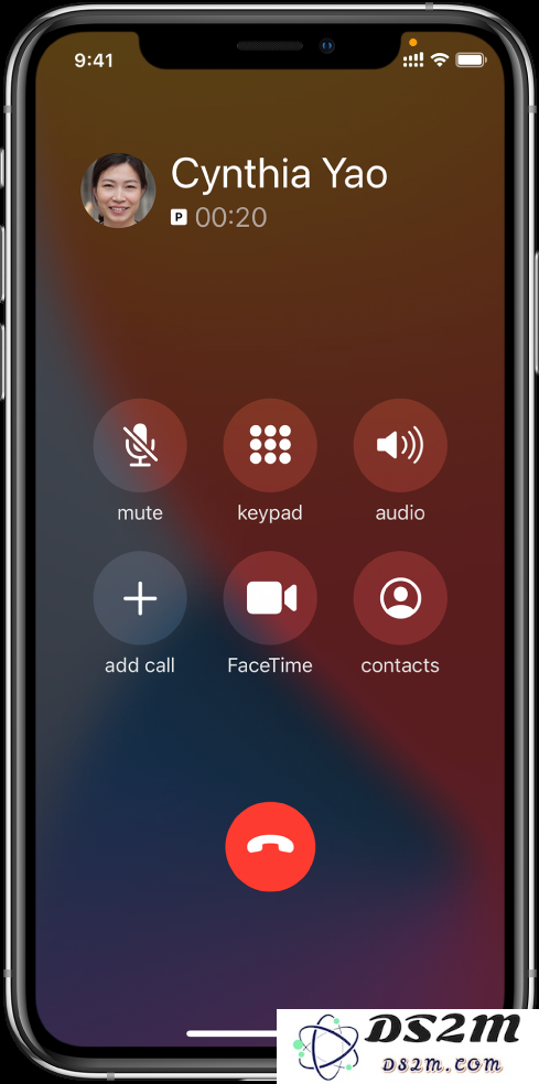 如何在使用 iPhone 进行通话时接听第二个来电并管理通话？