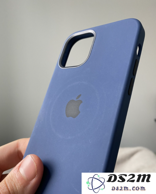 怎样有效清洁与 iPhone 12 兼容的 MagSafe 充电器，保持其功能和外观的最佳状态？