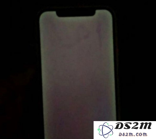 苹果技术支持就iPhone 12屏幕“发绿”现象作出回应，承诺后续通过系统更新来解决问题