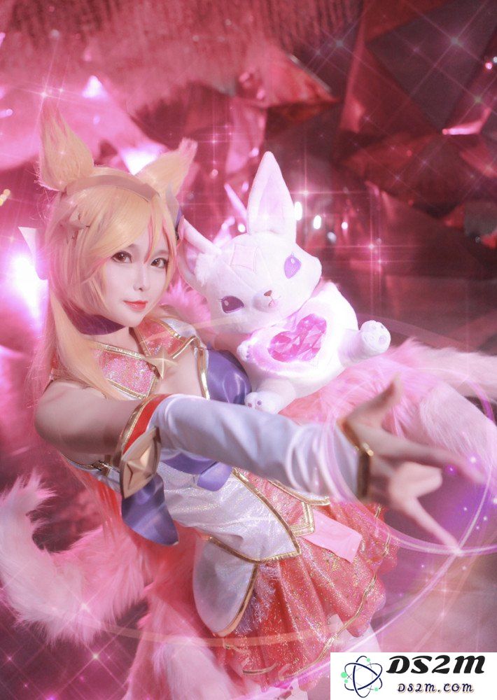 英雄联盟九尾妖狐之间的魅惑交织与魔力碰撞