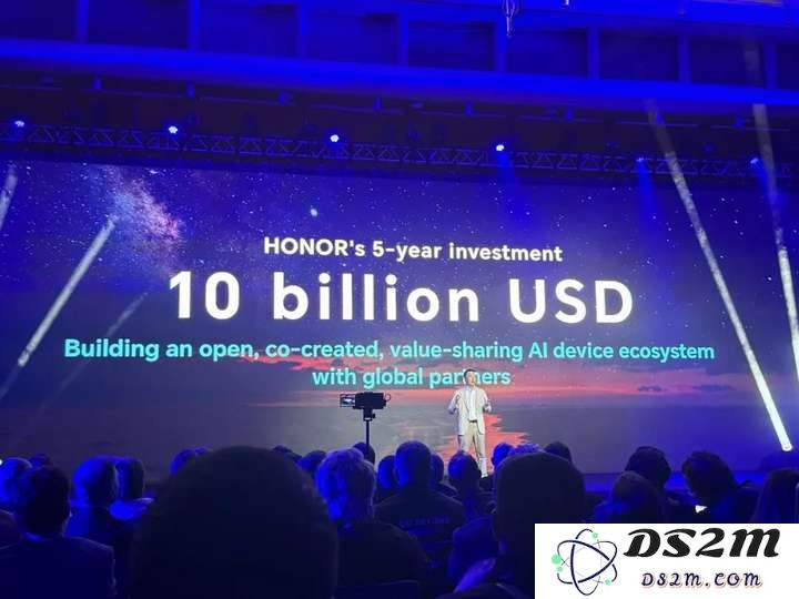 荣耀宣布转型，CEO李健履新首秀：为AI豪投700亿