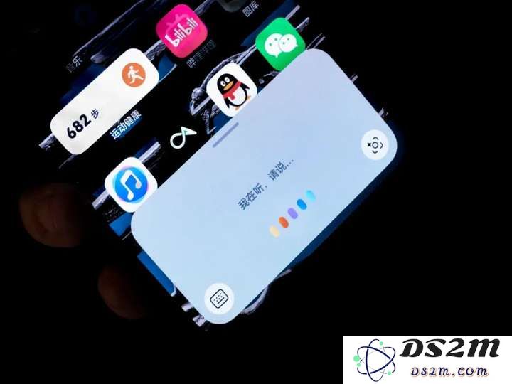 都2025年了，为什么AI手机又爱上二十年前的「跑马灯」