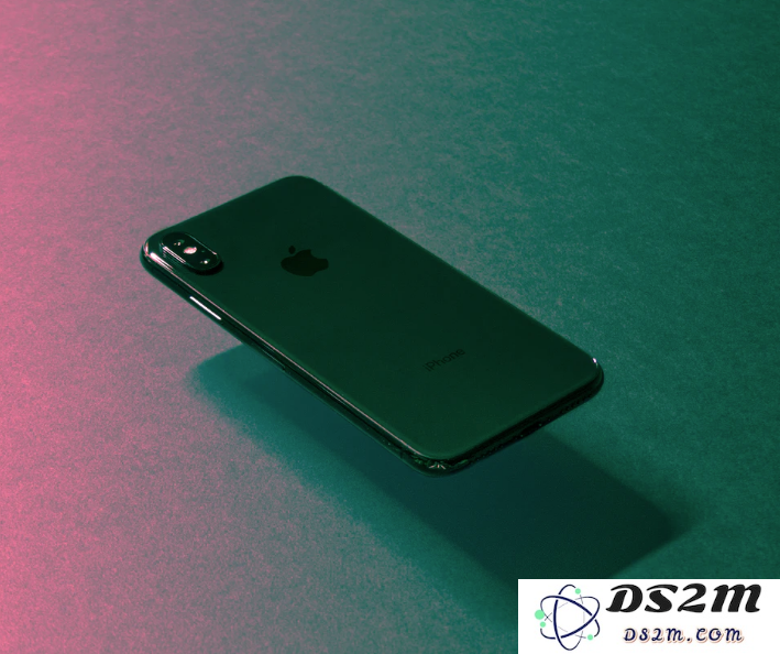 在iPhone保修期间，哪些故障或问题可以享受免费维修服务？