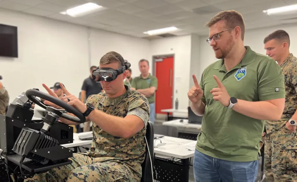 美军联合多家企业开发下一代 VR 维护培训系统，XRT推出沉浸式两栖战车培训新方案