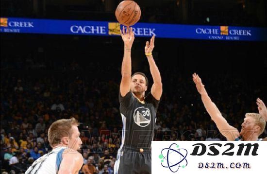 《NBA2K16》背身单打与强力扣篮的操作技巧详解 如何在游戏中高效使用背打进行扣篮
