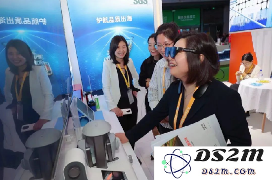 现场体验｜INAIR 新一代增强现实AR眼镜惊艳亮相第六届中国国际进口博览会