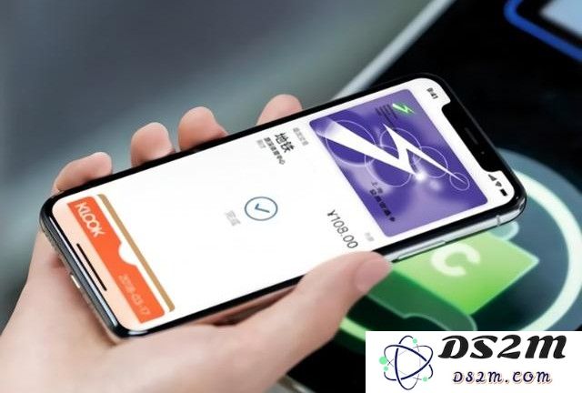 iPhone 隐藏功能揭秘：即使电量耗尽也能轻松使用地铁刷卡，方便又实用