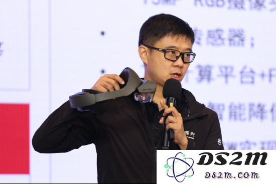 燧光CEO贺杰展示Rhino X2