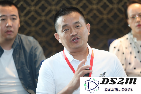 新浪VR高级副总裁吴颜男先生参与中原园林高峰论坛分享行业见解与前沿技术