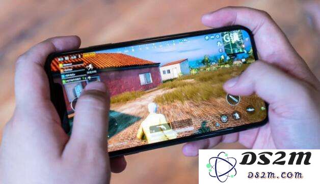 如何在 iPhone 上开启“免打扰”模式，以便在游戏时不被打扰