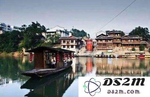 在桃花源的幽静深处，居住着一群温馨的人们