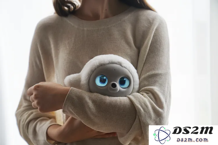 对话Ropet CEO何嘉斌：AI潮玩的目标，就是造一个活的“Labubu”？