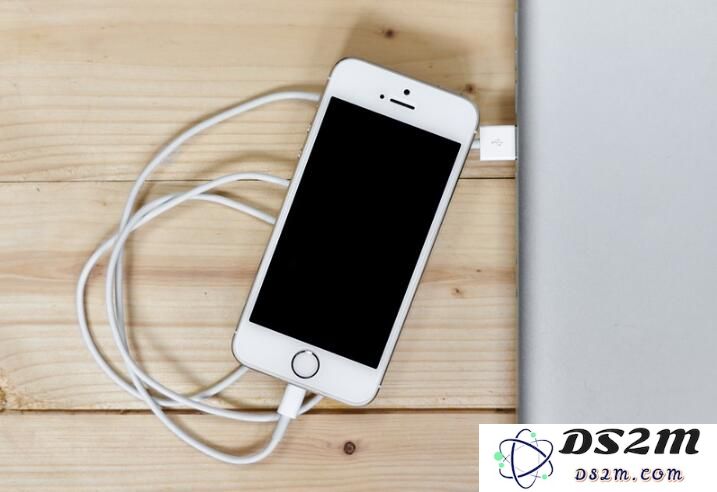 如果你的 iPhone 遇到间歇性黑屏的问题该如何处理和解决呢？