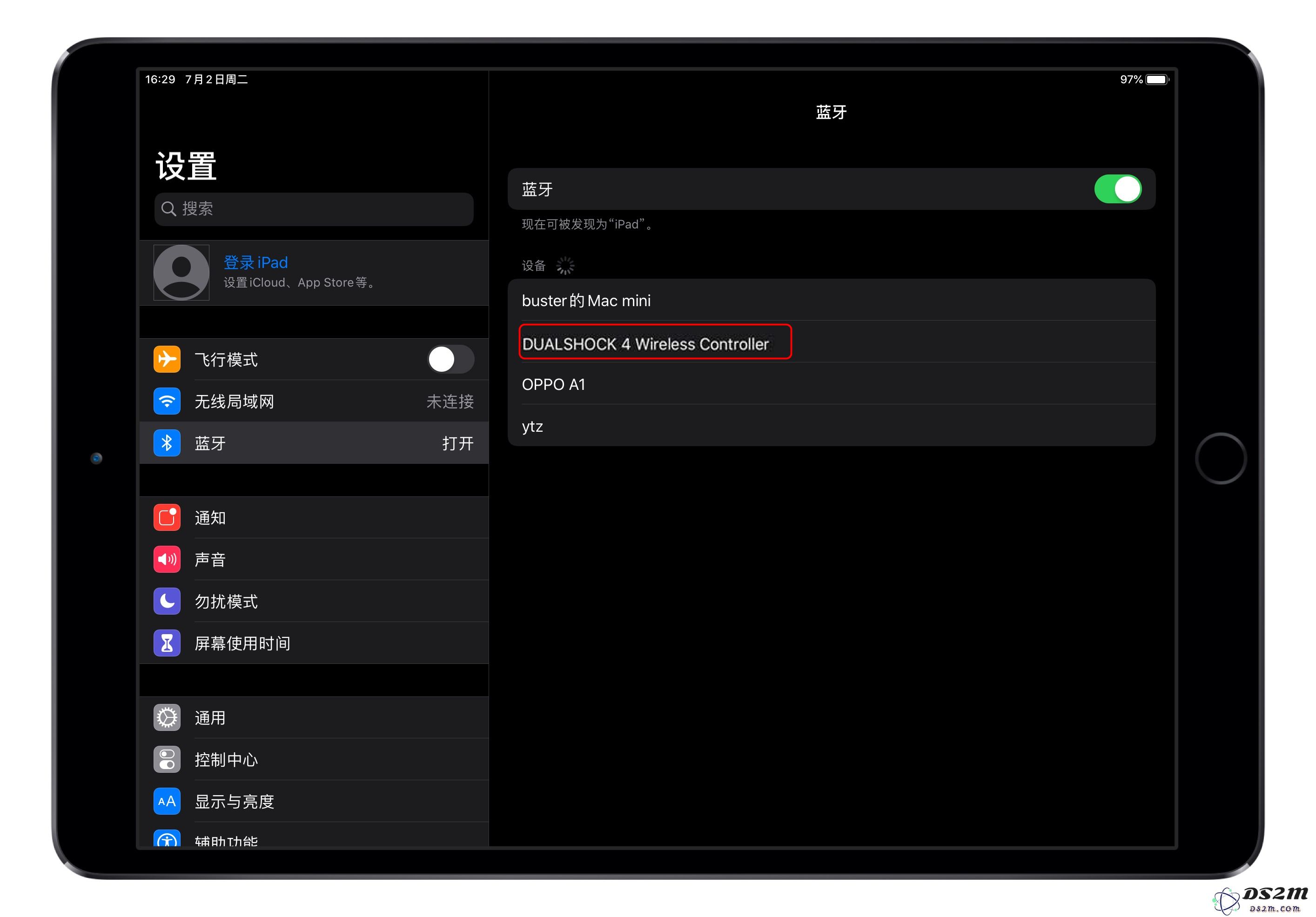 如何在 iOS 13/iPadOS 设备上连接 PS4 和 Xbox 手柄？