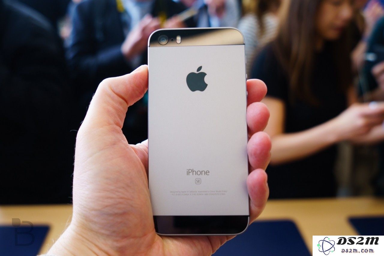在购买新 iPhone 的过程中，是选择有锁机更好还是无锁机更加划算和方便呢？