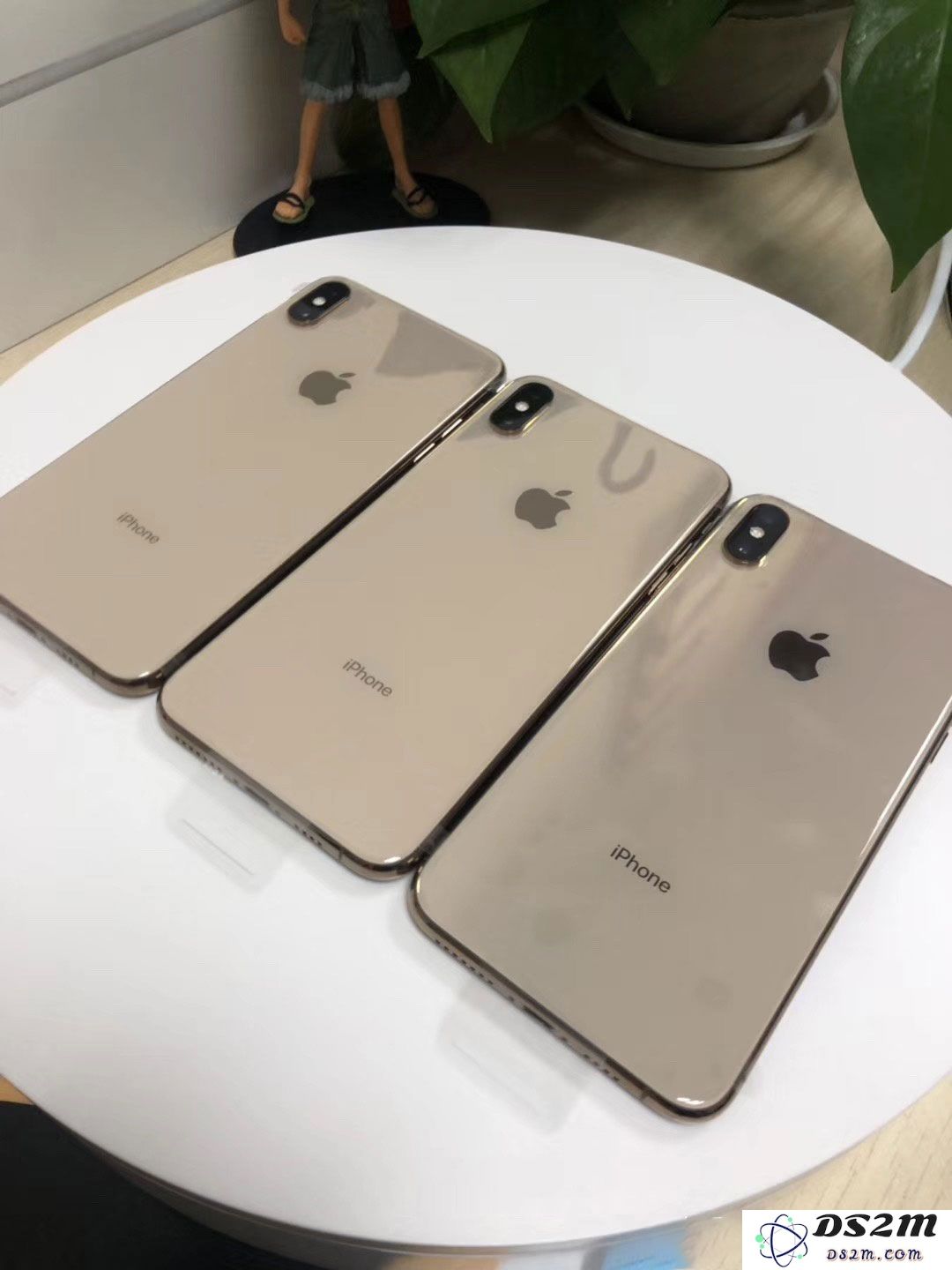 在当下的市场环境中，购买 iPhone XS 还是 iPhone XR 更加划算呢？
