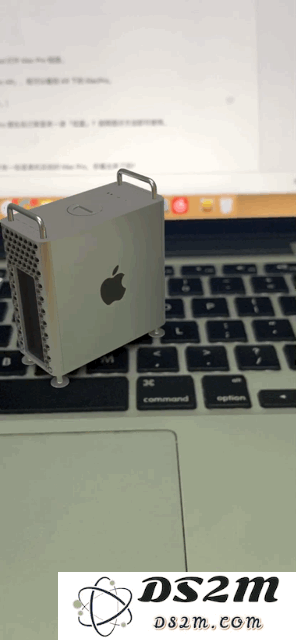如何借助 iPhone 将价值 5 万元的 Mac Pro 放置在自己的书桌上？