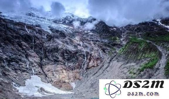 如果在原神的雪山中寻找红石头却发现它已经消失了该如何处理？