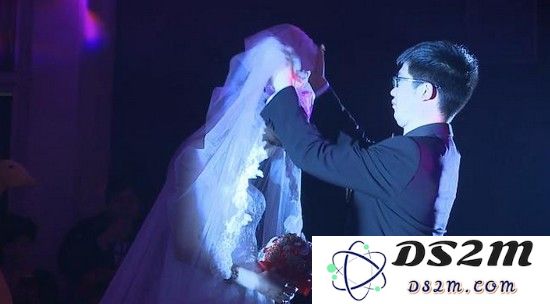 著名炉石主播安德罗妮和板娘的婚礼