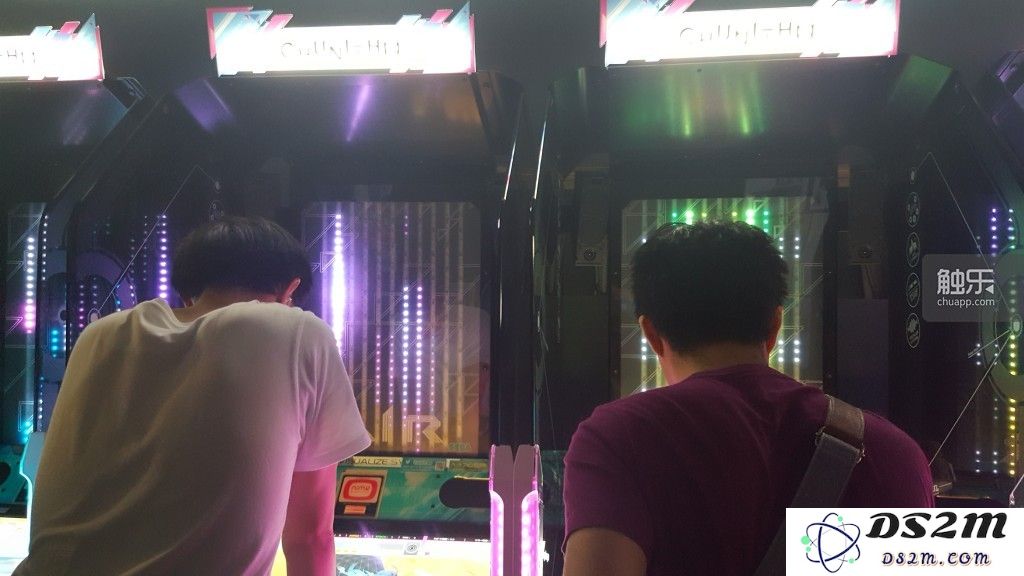 时下最火的音乐游戏《CHUNITHM AIR》