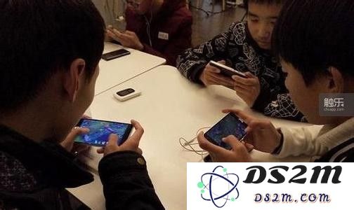 沉迷于《王者荣耀》的小学生们和他们的游戏世界