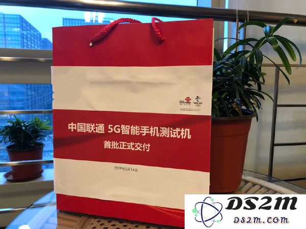 新款 iPhone 是否支持 5G、使用 5G 网络需要换卡吗、资费情况如何？