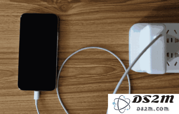 Mac 笔记本电源适配器可以为 iPhone 或 iPad 充电吗？