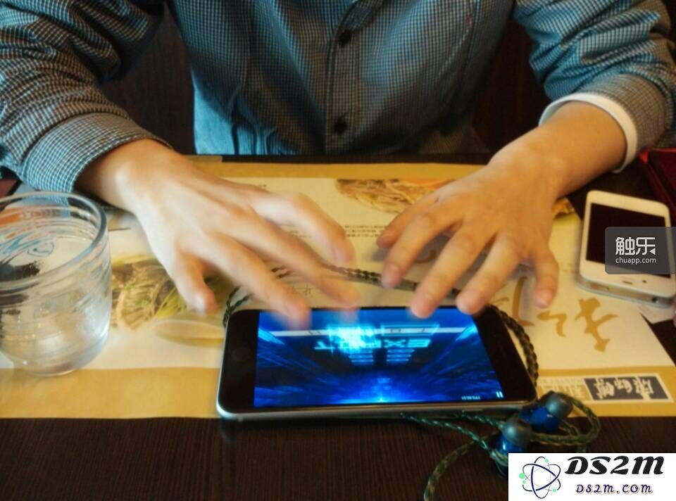 《同步音律喵赛克》：探讨二次元音乐游戏在三次元市场中的商业化挑战与机遇