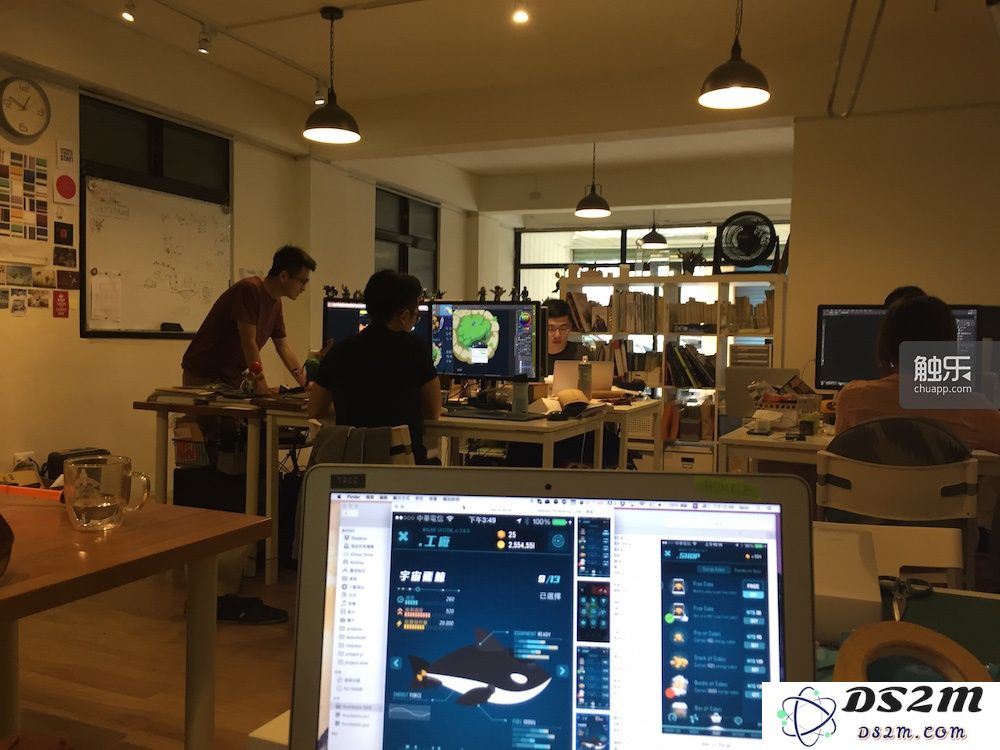 在小如瓶盖的屏幕上畅玩游戏，Apple Watch首批开发者的创新旅程
