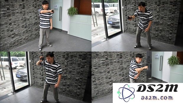张平正在演示《武士剑斗》,这是为数不多的“并非专为盲人设计,但盲人可以独立操作”的手机游戏之一