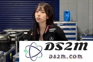 志宣更新身穿T1队服照片，并配文：谢谢T1的礼物：青春无畏的电竞精神，继续向前！