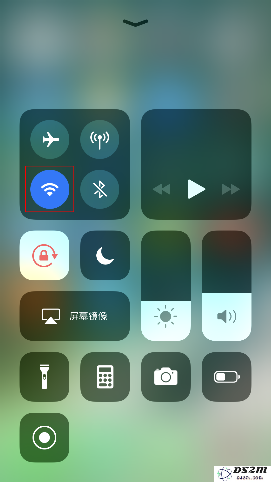 为什么 iPhone 会在特定环境下自动连接 WiFi 并切换至勿扰模式？