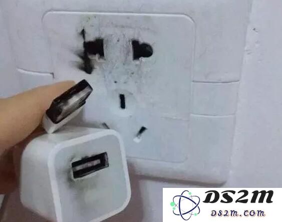 你是否还习惯将iPhone放在床边充电？这样充电对手机和健康有何潜在影响？