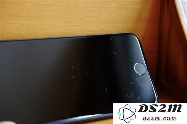 iPhone X 到底要不要贴膜