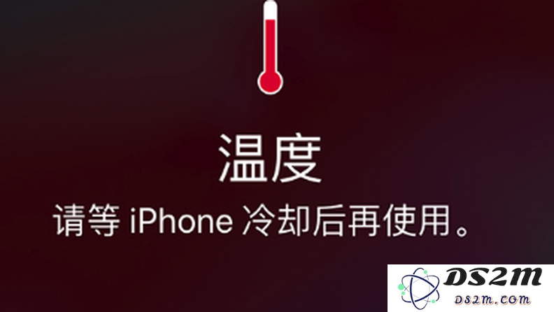 为什么我的iPhone屏幕在未启用“自动亮度调节”功能下变得暗淡，可能是什么原因导致的？