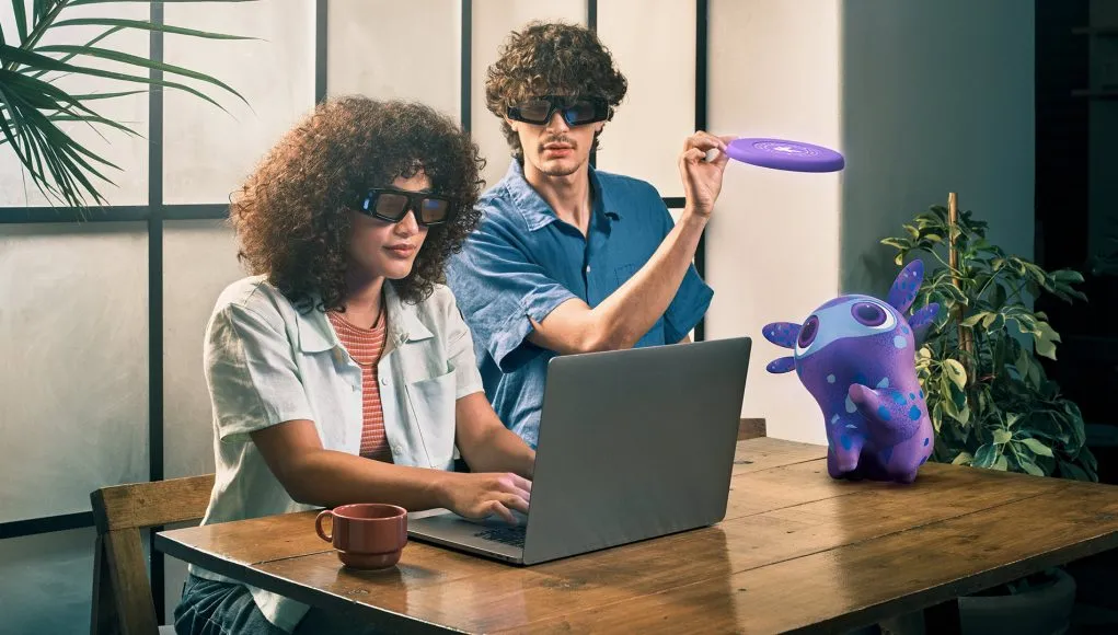 在AWE 2025展会上，Snap展示了其Spectacles AR眼镜的全新愿景与未来方向