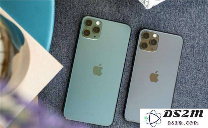 不同型号的 iPhone 在市场定位上与三星的哪些高端旗舰手机具有相似之处？