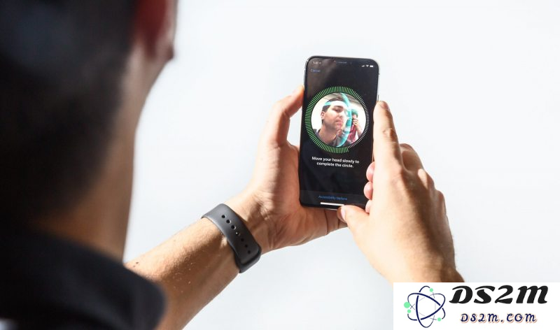 在戴口罩的情况下，是否仍然能够使用 Face ID 解锁 iPhone？