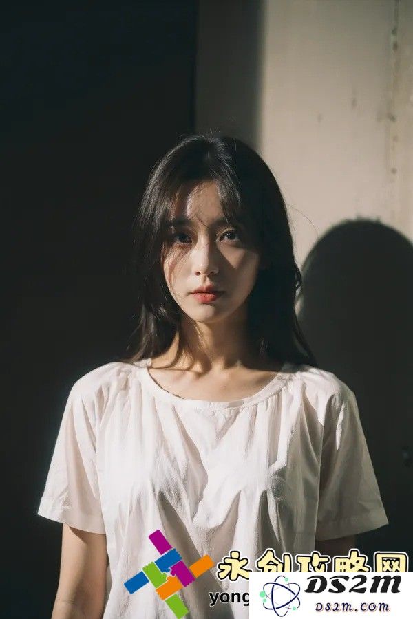 罗东川：这位导演的影视作品如何深刻影响观众的情感认知与体验？