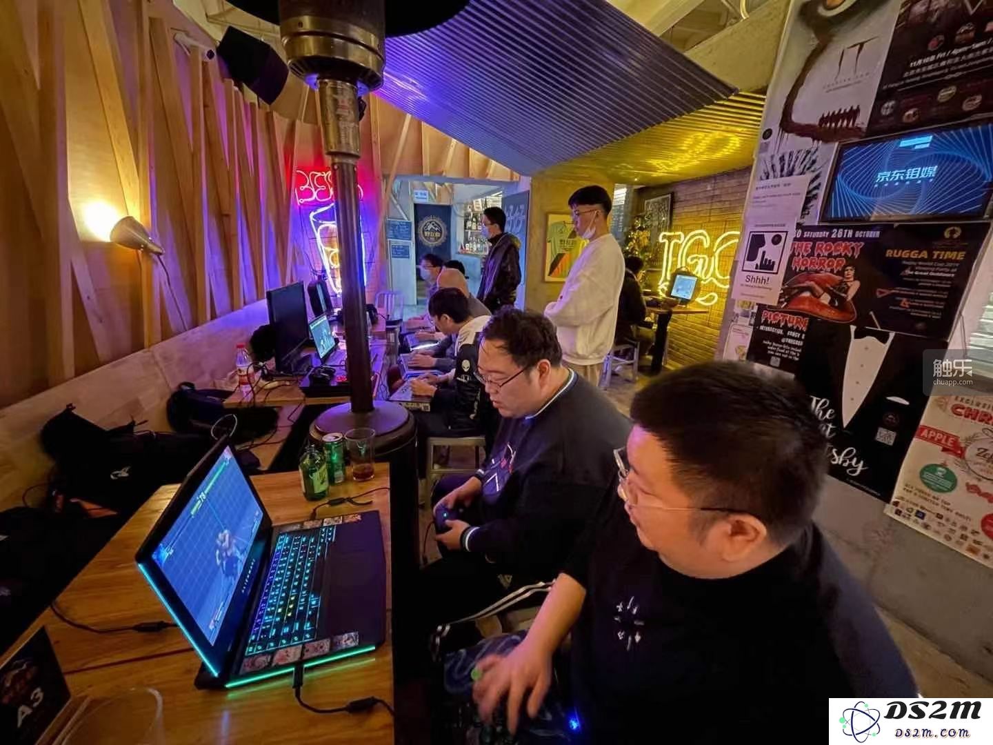 不会打斗却身为格斗家的传奇故事，探索其中的勇气与智慧