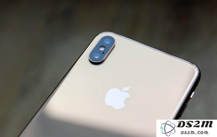 iPhone XS Max 脏了能否直接用水冲洗？清洁时应遵循的正确方法与步骤