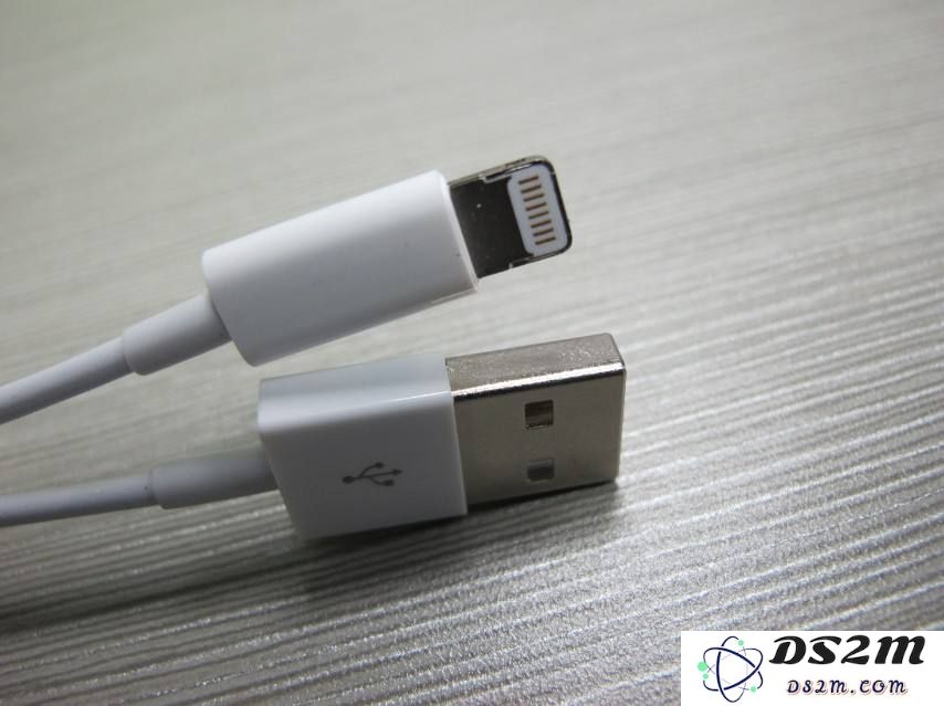 购买iPhone数据线时一定要注意，确保其具有MFi认证以保障设备安全和兼容性